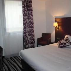 Отель Hôtel Kyriad Saint Quentin en Yvelines - Montigny Франция, Монтиньи ле Бретоне - отзывы, цены и фото номеров - забронировать отель Hôtel Kyriad Saint Quentin en Yvelines - Montigny онлайн комната для гостей фото 5