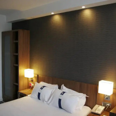Отель Holiday Inn Express Bilbao Испания, Дерио - отзывы, цены и фото номеров - забронировать отель Holiday Inn Express Bilbao онлайн спа