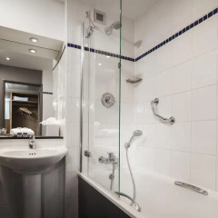 Отель Park Inn by Radisson London Heathrow 4* Улучшенный номер с различными типами кроватей фото 10
