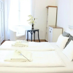 Апартаменты Romantic Downtown Apartments Апартаменты фото 44