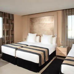 Отель Melia Sevilla 4* Стандартный семейный номер с 2 отдельными кроватями фото 2