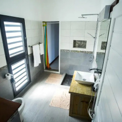 Отель Pingo Premium Guest House ванная фото 2