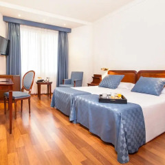 Ayre Hotel Astoria Palace 4* Улучшенный номер с разными типами кроватей