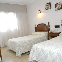 Отель Serantes Hotel Испания, Эль-Грове - отзывы, цены и фото номеров - забронировать отель Serantes Hotel онлайн комната для гостей фото 3