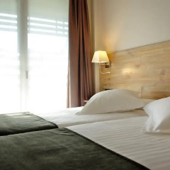 Отель Aparthotel Arrels d'Empordà 4* Апартаменты разные типы кроватей фото 10
