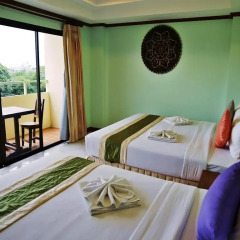 Отель Baan SS Karon 3* Улучшенный номер с различными типами кроватей фото 10