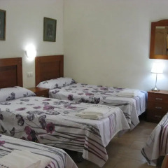 Отель Hostal Tirso Plaza комната для гостей фото 4
