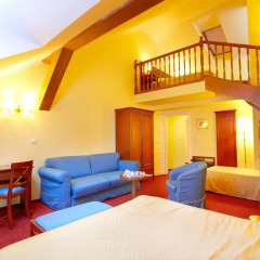 Hotel Louis Leger 4* Стандартный семейный номер с разными типами кроватей