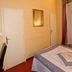 Отель Citotel Trianon Grenoble Centre 2* Стандартный номер с двуспальной кроватью фото 9