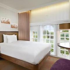 Отель Hilton London Hyde Park 4* Улучшенный номер с различными типами кроватей фото 5