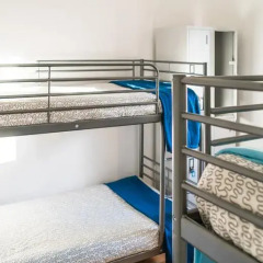 Lisbon World Hostel Кровать в общем номере фото 25