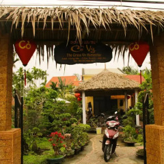 Отель The Grass Vy Homestay Хойан с домашними животными