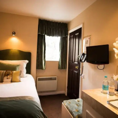 Отель Roof Garden Rooms Стандартный номер фото 5