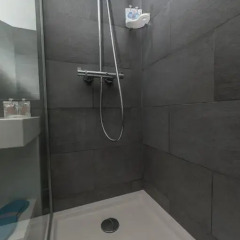 Отель Golden Tulip Gare de Lyon le 209 4* Стандартный номер с 2 отдельными кроватями фото 13