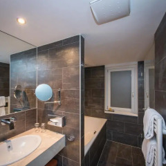 Отель Pakat Suites Вена ванная