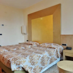 Hotel Tiffany Milano Треццано-суль-Навиглио сейф в номере фото 2