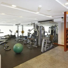 Отель Woodlands Suites Serviced Residences фитнесс-зал