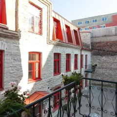 Апартаменты Corner of Kotzebue apartments балкон