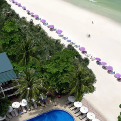 Отель Patong Bay Garden Resort пляж фото 2