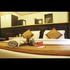 Hotel Amrit Villa бассейн