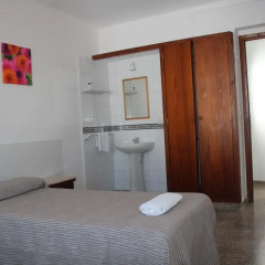 Отель Hostal Las Nieves Стандартный номер с различными типами кроватей (общая ванная комната) фото 25