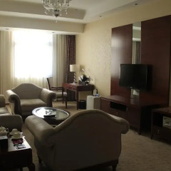 Zhongfei Grand Sky Light Hotel сейф в номере