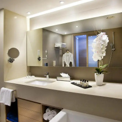 Отель The Royal Apollonia 5* Улучшенный номер с различными типами кроватей фото 6