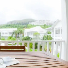 Отель Ocean Breeze 3H балкон