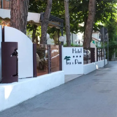 Hotel Fra I Pini вид на фасад фото 2