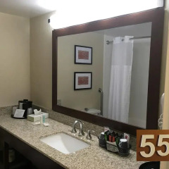 Отель Comfort Inn Airport 3* Улучшенный номер