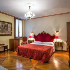Hotel La Fenice Et Des Artistes 3* Стандартный номер с двуспальной кроватью фото 7