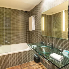 Отель AC Hotel Vicenza, a Marriott Lifestyle Hotel Италия, Креаццо - отзывы, цены и фото номеров - забронировать отель AC Hotel Vicenza, a Marriott Lifestyle Hotel онлайн ванная