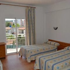 Отель Hostal Anibal Улучшенный номер с различными типами кроватей фото 4