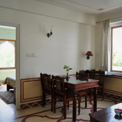 Om Niwas Suite Hotel 3* Люкс с различными типами кроватей фото 6