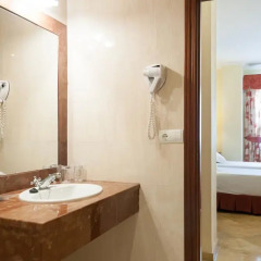 Отель Adriano Boutique Sevilla 3* Стандартный номер с различными типами кроватей фото 12