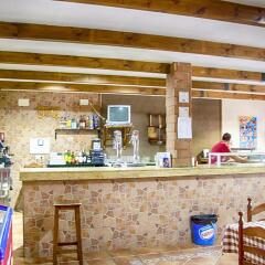 Отель Casa Rural Sierra Madrona гостиничный бар