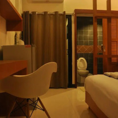 Отель Euanjitt Chill House 3* Улучшенный номер с различными типами кроватей фото 6