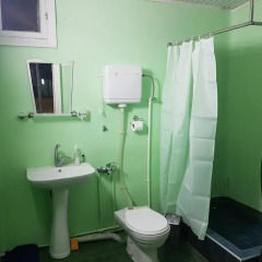 Отель Hostel Georgia Грузия, Тбилиси - отзывы, цены и фото номеров - забронировать отель Hostel Georgia онлайн ванная