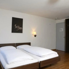 Hotel Crystal 3* Улучшенный номер с 2 отдельными кроватями фото 3
