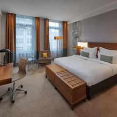 Отель Reichshof Hamburg, Curio Collection by Hilton 4* Номер Medium с двуспальной кроватью фото 6