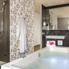Mercure Hotel Amersfoort Centre 4* Люкс повышенной комфортности с различными типами кроватей фото 5