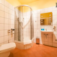 Отель Hostel & Pension NOlift Германия, Дрезден - отзывы, цены и фото номеров - забронировать отель Hostel & Pension NOlift онлайн ванная