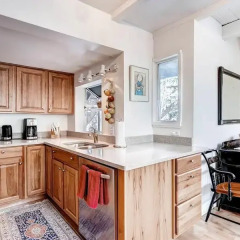 Отель 244 Eastwood Residence в номере