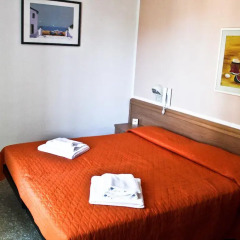 Hotel Leda 2* Стандартный номер с двуспальной кроватью