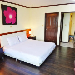 Апартаменты Patong Tower Superior Apartments комната для гостей фото 3