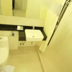 Отель The Palms Residence сейф в номере