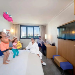 Отель Novotel Paris Vaugirard Montparnasse 4* Представительский семейный номер с двуспальной кроватью