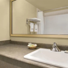 Отель Colonial Square Inn & Suites 2* Стандартный номер разные типы кроватей фото 7