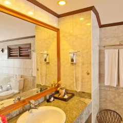 Отель Royal Island Resort And Spa 5* Вилла Пляж разные типы кроватей фото 5