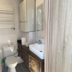 Отель Cichy Apartament na Nowym Świecie Польша, Варшава - отзывы, цены и фото номеров - забронировать отель Cichy Apartament na Nowym Świecie онлайн ванная